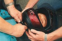 Helm abnehmen