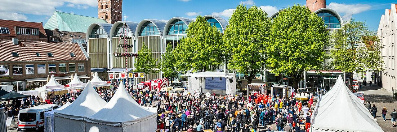Marktplatz, 150 Jahre Fest des DRK Lübeck