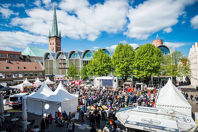 Marktplatz, 150 Jahre Fest des DRK Lübeck